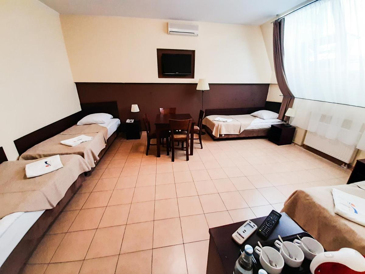 Osir Polna Hotel Варшава Екстериор снимка